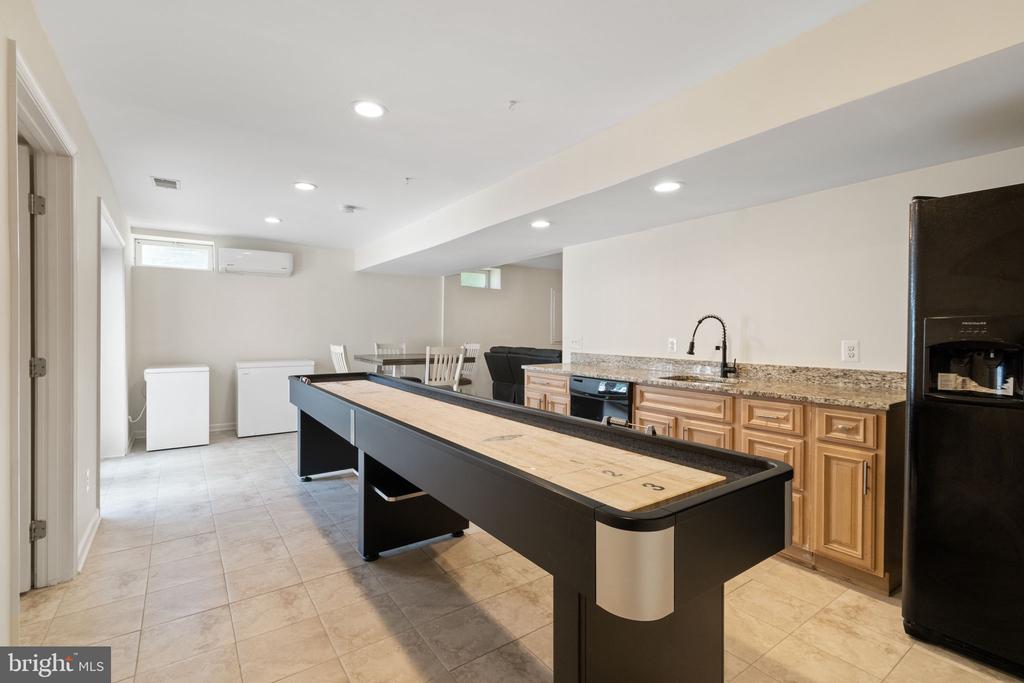 221 CANNON WAY, WARRENTON, Virginia 20186, 5 Bedrooms Bedrooms, ,3 BathroomsBathrooms,Residential,221 CANNON WAY,VAFQ2017340 MLS # VAFQ2017340