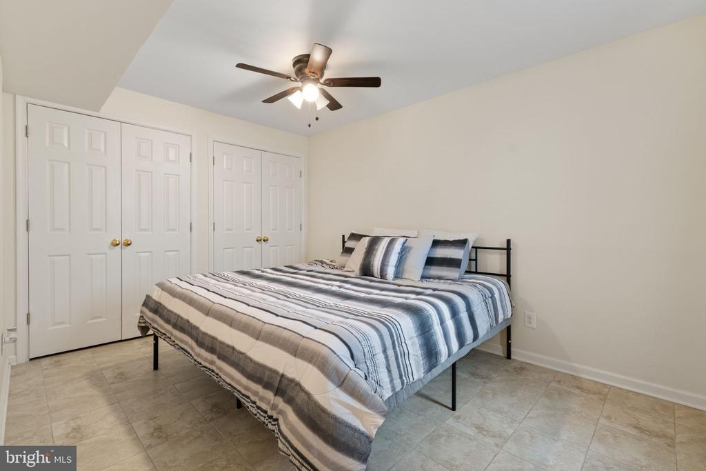 221 CANNON WAY, WARRENTON, Virginia 20186, 5 Bedrooms Bedrooms, ,3 BathroomsBathrooms,Residential,221 CANNON WAY,VAFQ2017340 MLS # VAFQ2017340