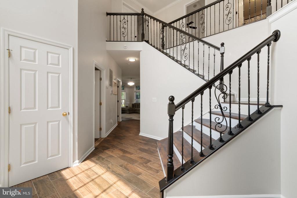 221 CANNON WAY, WARRENTON, Virginia 20186, 5 Bedrooms Bedrooms, ,3 BathroomsBathrooms,Residential,221 CANNON WAY,VAFQ2017340 MLS # VAFQ2017340