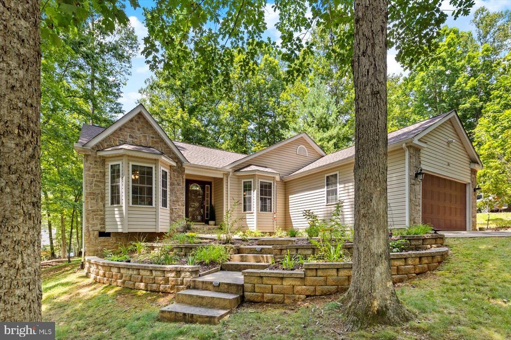 814 EASTOVER PKWY, LOCUST GROVE, Virginia 22508, 3 Bedrooms Bedrooms, ,2 BathroomsBathrooms,Residential,814 EASTOVER PKWY,VAOR2010108 MLS # VAOR2010108