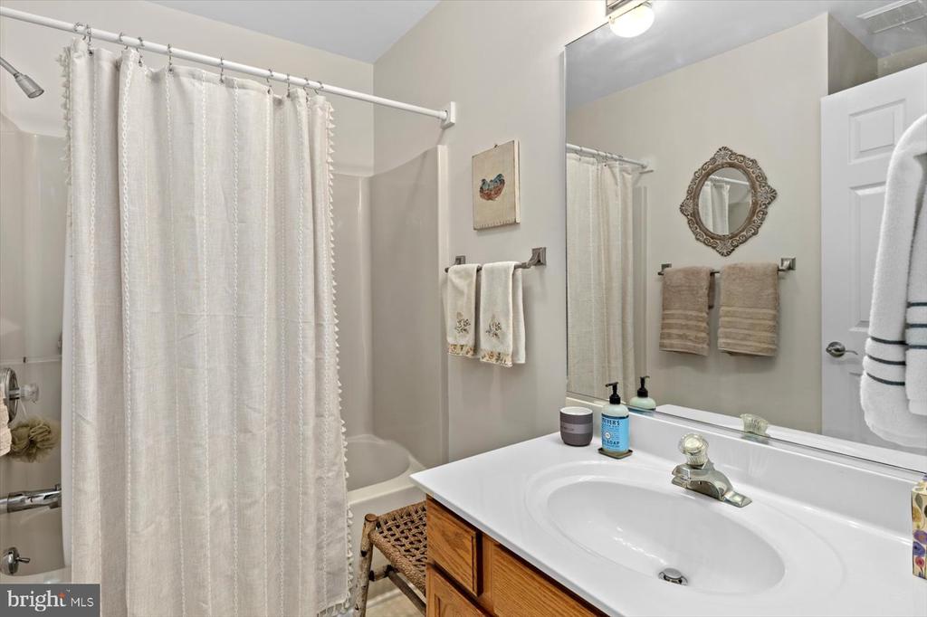 814 EASTOVER PKWY, LOCUST GROVE, Virginia 22508, 3 Bedrooms Bedrooms, ,2 BathroomsBathrooms,Residential,814 EASTOVER PKWY,VAOR2010108 MLS # VAOR2010108