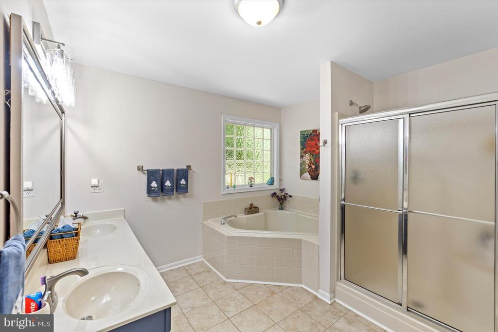 814 EASTOVER PKWY, LOCUST GROVE, Virginia 22508, 3 Bedrooms Bedrooms, ,2 BathroomsBathrooms,Residential,814 EASTOVER PKWY,VAOR2010108 MLS # VAOR2010108