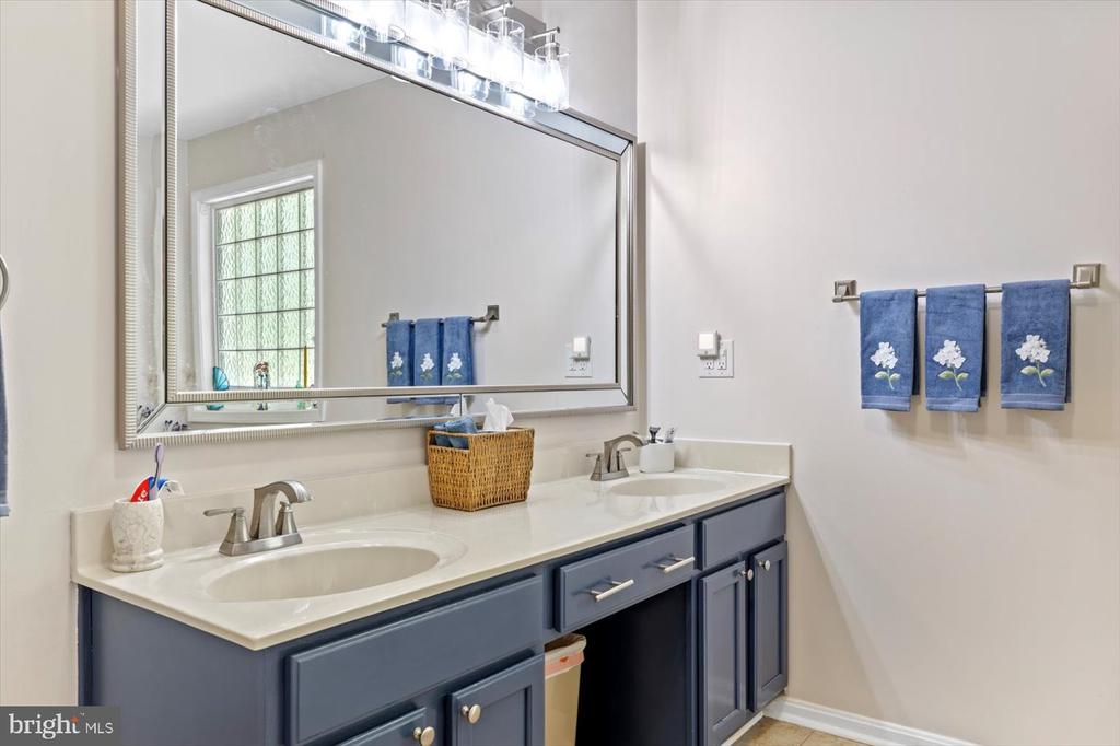 814 EASTOVER PKWY, LOCUST GROVE, Virginia 22508, 3 Bedrooms Bedrooms, ,2 BathroomsBathrooms,Residential,814 EASTOVER PKWY,VAOR2010108 MLS # VAOR2010108