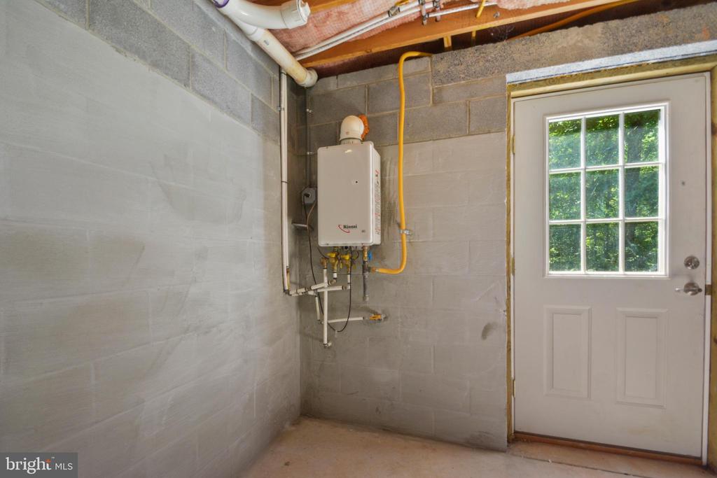 1229 MILTON RD, CHARLOTTESVILLE, Virginia 22902, 4 Bedrooms Bedrooms, ,2 BathroomsBathrooms,Residential,1229 MILTON RD,VAAB2001036 MLS # VAAB2001036