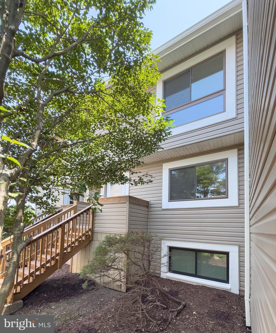 5766 VILLAGE GREEN DR #10/5766, ALEXANDRIA, Virginia 22309, 3 Bedrooms Bedrooms, ,2 BathroomsBathrooms,Residential,For sale,5766 VILLAGE GREEN DR #10/5766,VAFX2249930 MLS # VAFX2249930