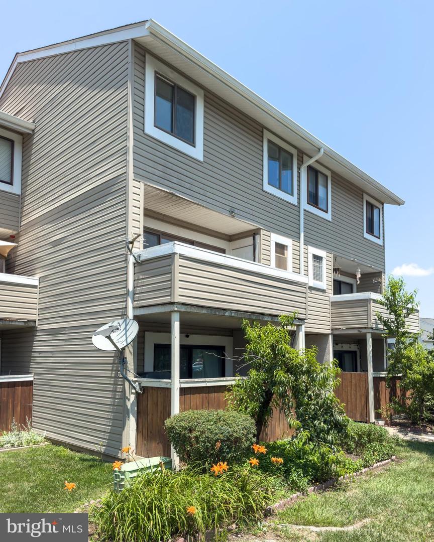5766 VILLAGE GREEN DR #10/5766, ALEXANDRIA, Virginia 22309, 3 Bedrooms Bedrooms, ,2 BathroomsBathrooms,Residential,For sale,5766 VILLAGE GREEN DR #10/5766,VAFX2249930 MLS # VAFX2249930