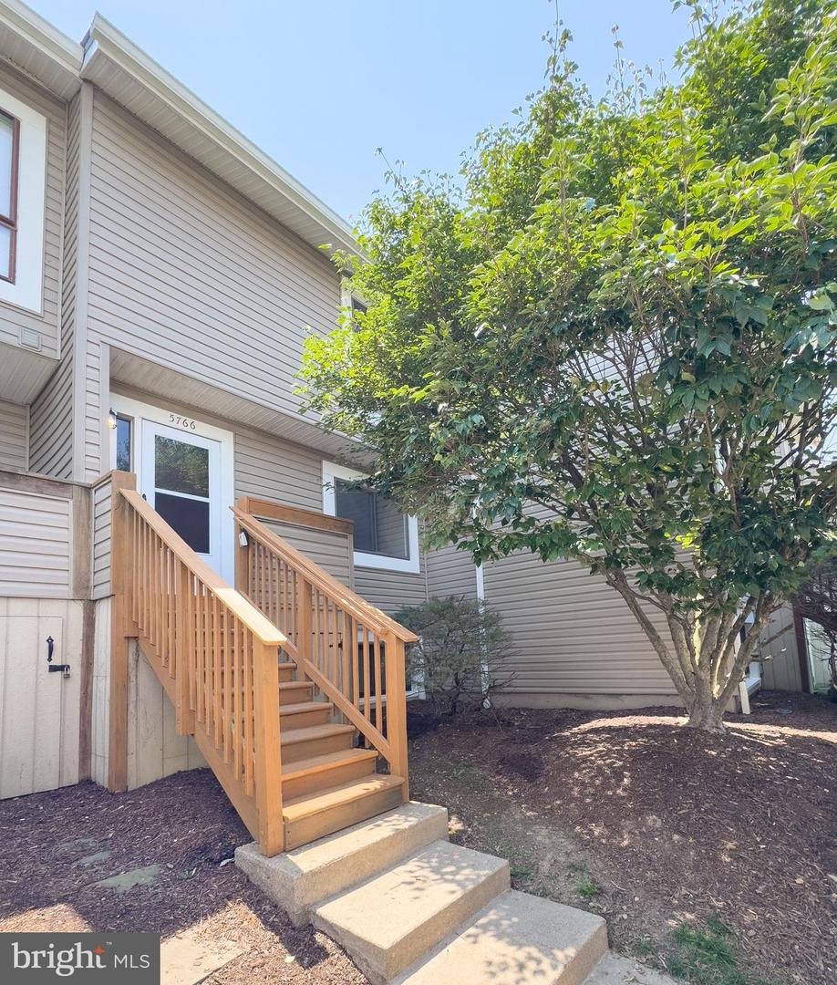 5766 VILLAGE GREEN DR #10/5766, ALEXANDRIA, Virginia 22309, 3 Bedrooms Bedrooms, ,2 BathroomsBathrooms,Residential,For sale,5766 VILLAGE GREEN DR #10/5766,VAFX2249930 MLS # VAFX2249930