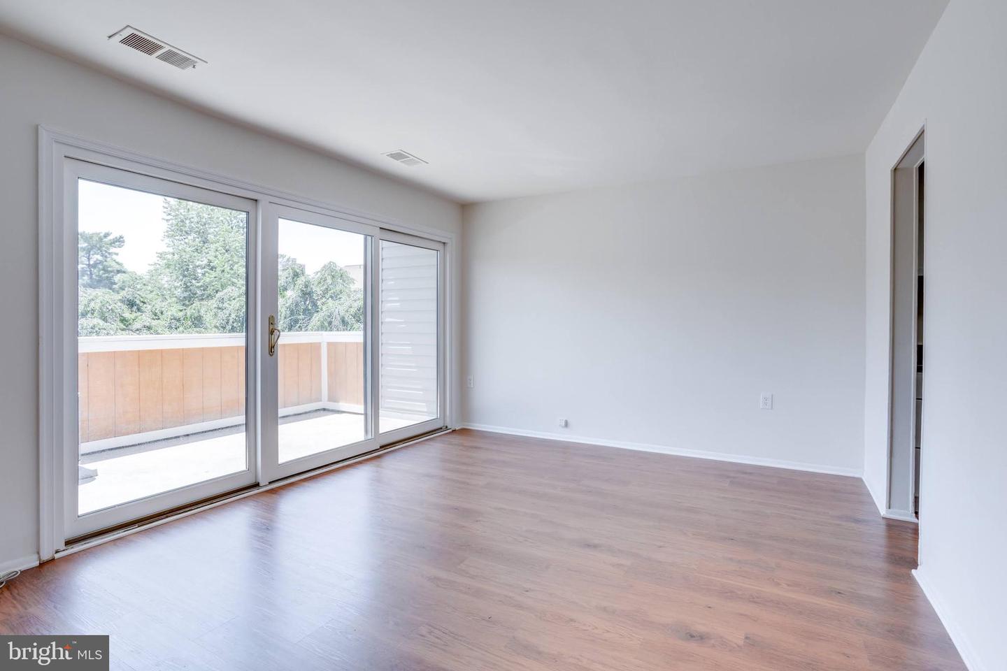 5766 VILLAGE GREEN DR #10/5766, ALEXANDRIA, Virginia 22309, 3 Bedrooms Bedrooms, ,2 BathroomsBathrooms,Residential,For sale,5766 VILLAGE GREEN DR #10/5766,VAFX2249930 MLS # VAFX2249930
