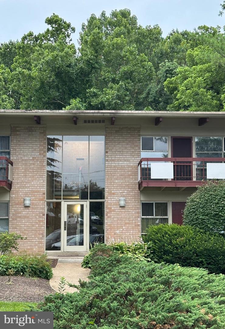 4227 AMERICANA DR, ANNANDALE, Virginia 22003, 2 Bedrooms Bedrooms, ,1 BathroomBathrooms,Residential,For sale,4227 AMERICANA DR,VAFX2250066 MLS # VAFX2250066