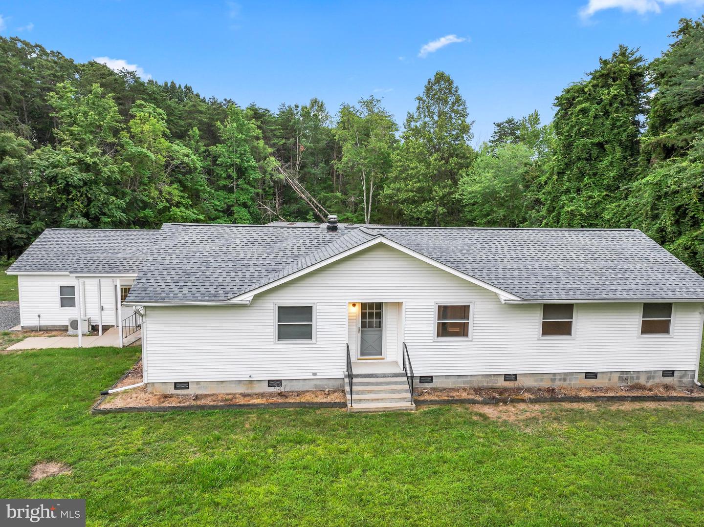 4 RIVER RIDGE LN, FREDERICKSBURG, Virginia 22406, 4 Bedrooms Bedrooms, ,2 BathroomsBathrooms,Residential,For sale,4 RIVER RIDGE LN,VAST2040212 MLS # VAST2040212