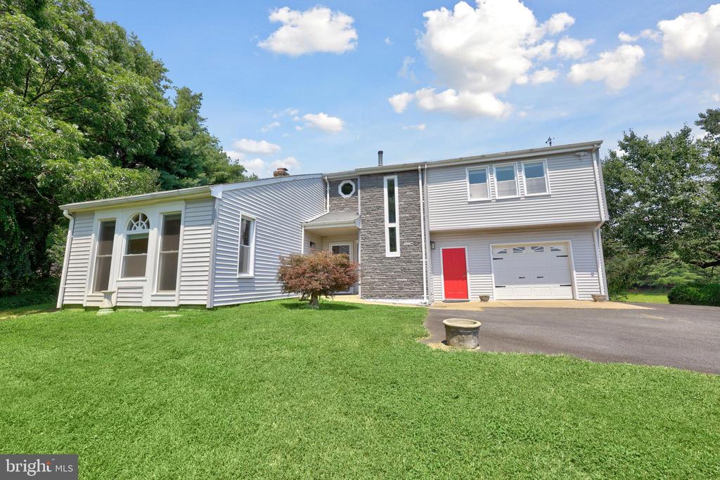 9235 LEES RIDGE RD, WARRENTON, Virginia 20186, 4 Bedrooms Bedrooms, ,2 BathroomsBathrooms,Residential,9235 LEES RIDGE RD,VAFQ2017294 MLS # VAFQ2017294