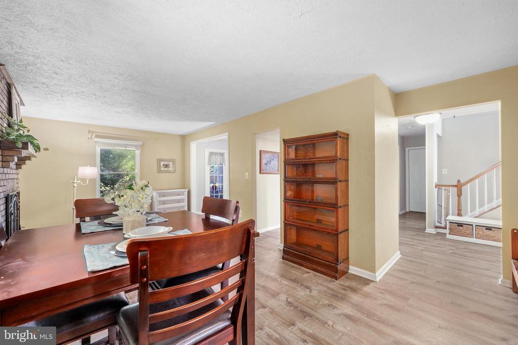 9235 LEES RIDGE RD, WARRENTON, Virginia 20186, 4 Bedrooms Bedrooms, ,2 BathroomsBathrooms,Residential,9235 LEES RIDGE RD,VAFQ2017294 MLS # VAFQ2017294