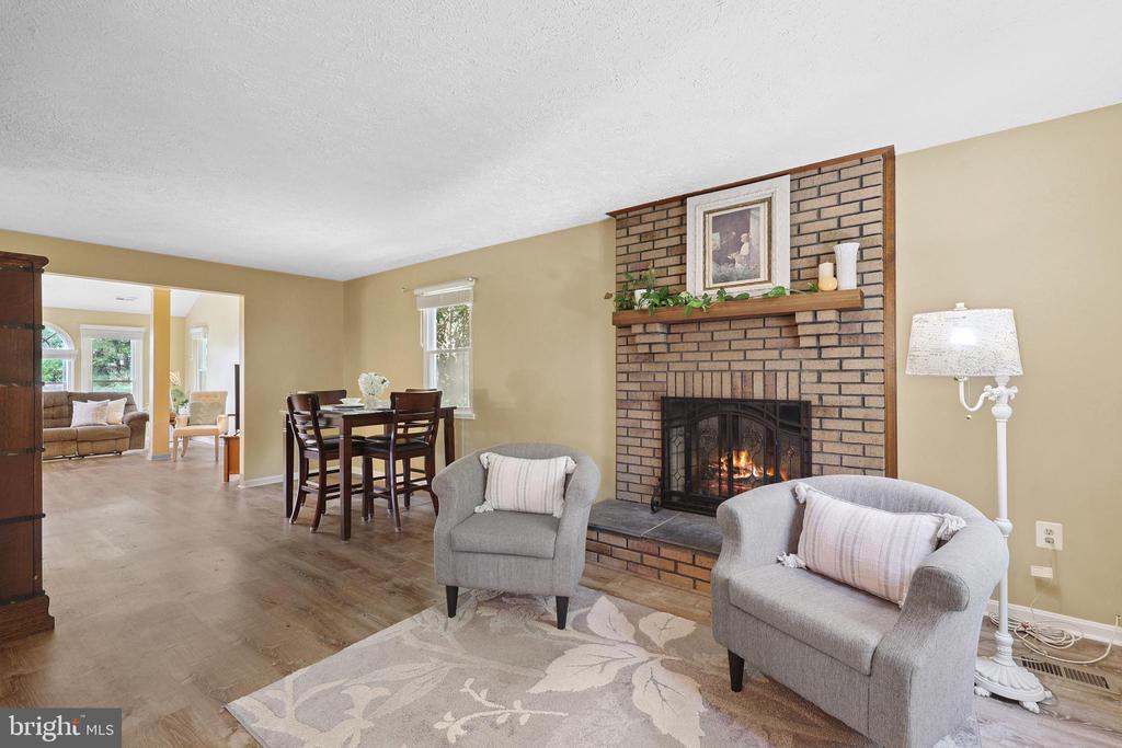 9235 LEES RIDGE RD, WARRENTON, Virginia 20186, 4 Bedrooms Bedrooms, ,2 BathroomsBathrooms,Residential,9235 LEES RIDGE RD,VAFQ2017294 MLS # VAFQ2017294