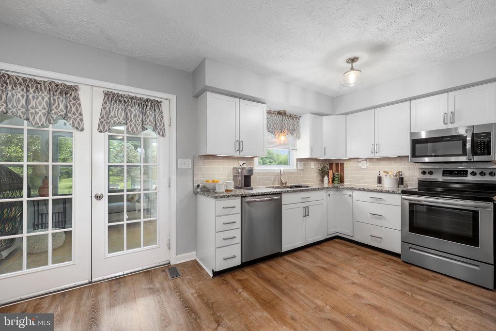 9235 LEES RIDGE RD, WARRENTON, Virginia 20186, 4 Bedrooms Bedrooms, ,2 BathroomsBathrooms,Residential,9235 LEES RIDGE RD,VAFQ2017294 MLS # VAFQ2017294