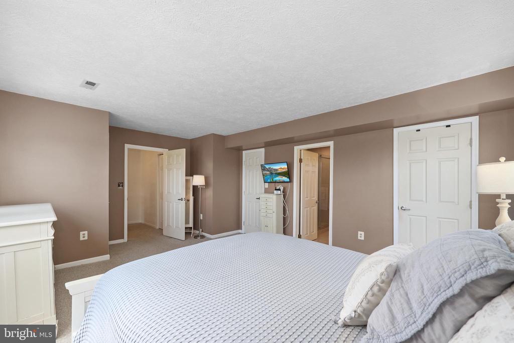 9235 LEES RIDGE RD, WARRENTON, Virginia 20186, 4 Bedrooms Bedrooms, ,2 BathroomsBathrooms,Residential,9235 LEES RIDGE RD,VAFQ2017294 MLS # VAFQ2017294
