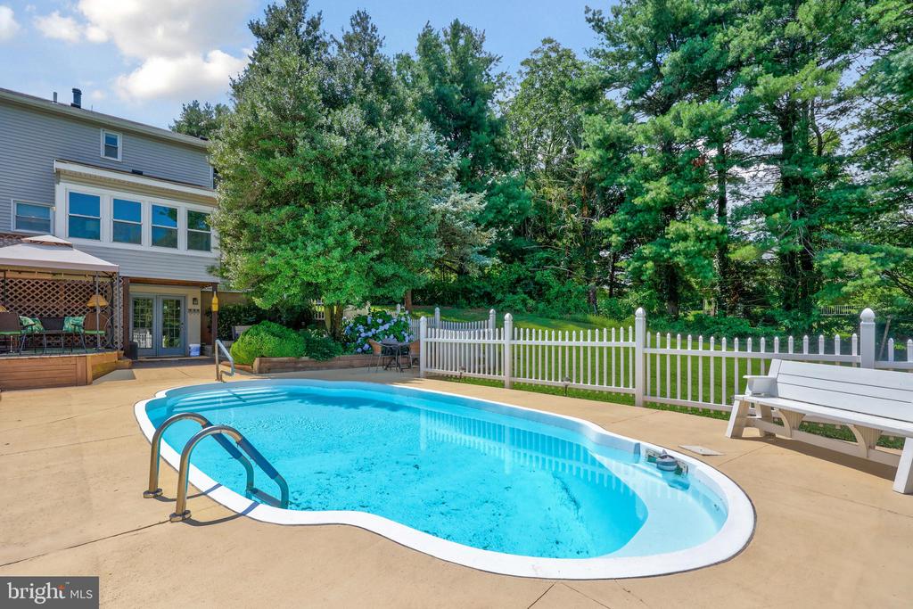 9235 LEES RIDGE RD, WARRENTON, Virginia 20186, 4 Bedrooms Bedrooms, ,2 BathroomsBathrooms,Residential,9235 LEES RIDGE RD,VAFQ2017294 MLS # VAFQ2017294