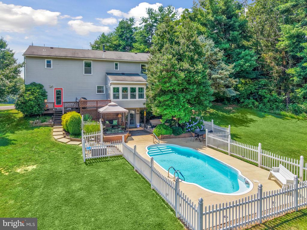 9235 LEES RIDGE RD, WARRENTON, Virginia 20186, 4 Bedrooms Bedrooms, ,2 BathroomsBathrooms,Residential,9235 LEES RIDGE RD,VAFQ2017294 MLS # VAFQ2017294