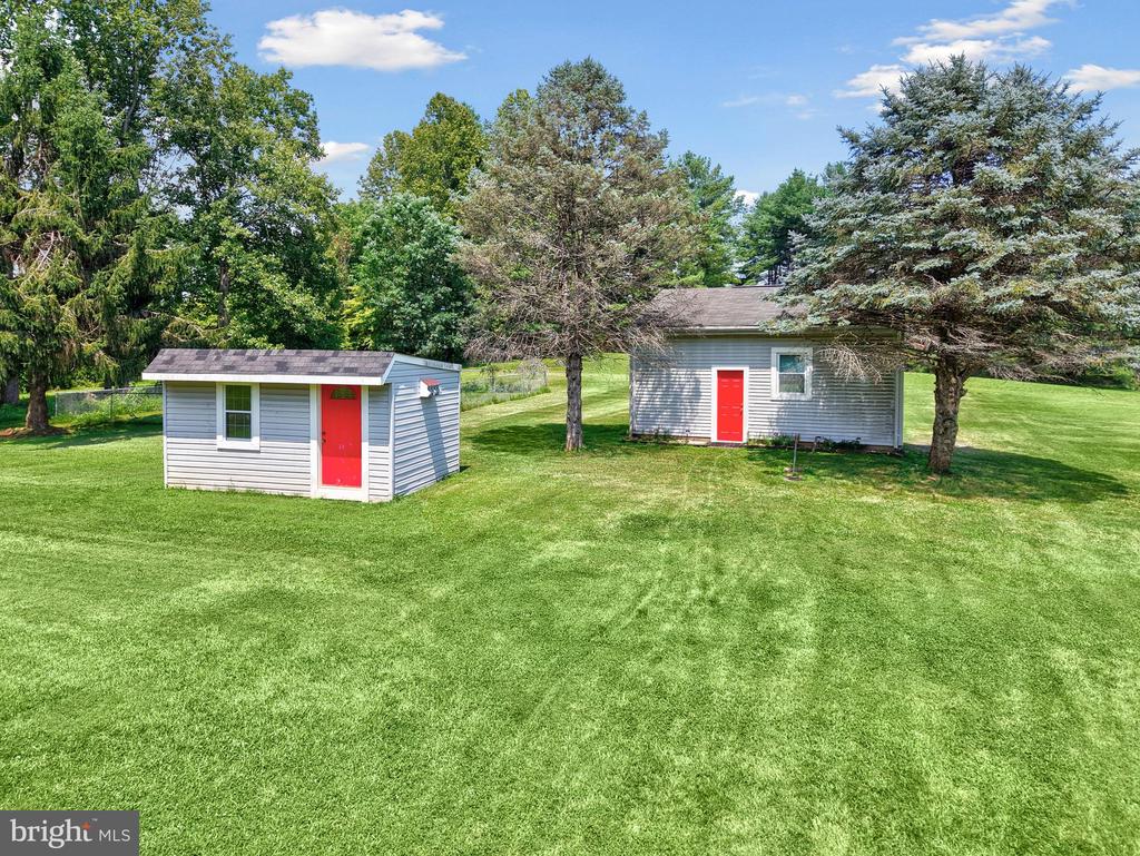 9235 LEES RIDGE RD, WARRENTON, Virginia 20186, 4 Bedrooms Bedrooms, ,2 BathroomsBathrooms,Residential,9235 LEES RIDGE RD,VAFQ2017294 MLS # VAFQ2017294