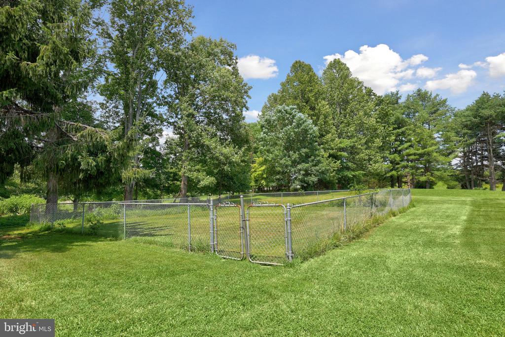 9235 LEES RIDGE RD, WARRENTON, Virginia 20186, 4 Bedrooms Bedrooms, ,2 BathroomsBathrooms,Residential,9235 LEES RIDGE RD,VAFQ2017294 MLS # VAFQ2017294