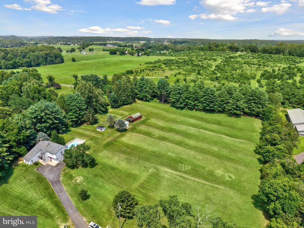 9235 LEES RIDGE RD, WARRENTON, Virginia 20186, 4 Bedrooms Bedrooms, ,2 BathroomsBathrooms,Residential,9235 LEES RIDGE RD,VAFQ2017294 MLS # VAFQ2017294