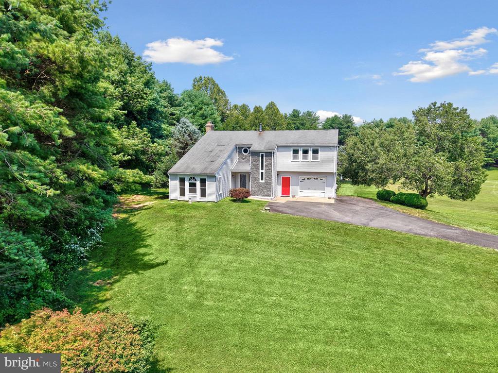 9235 LEES RIDGE RD, WARRENTON, Virginia 20186, 4 Bedrooms Bedrooms, ,2 BathroomsBathrooms,Residential,9235 LEES RIDGE RD,VAFQ2017294 MLS # VAFQ2017294