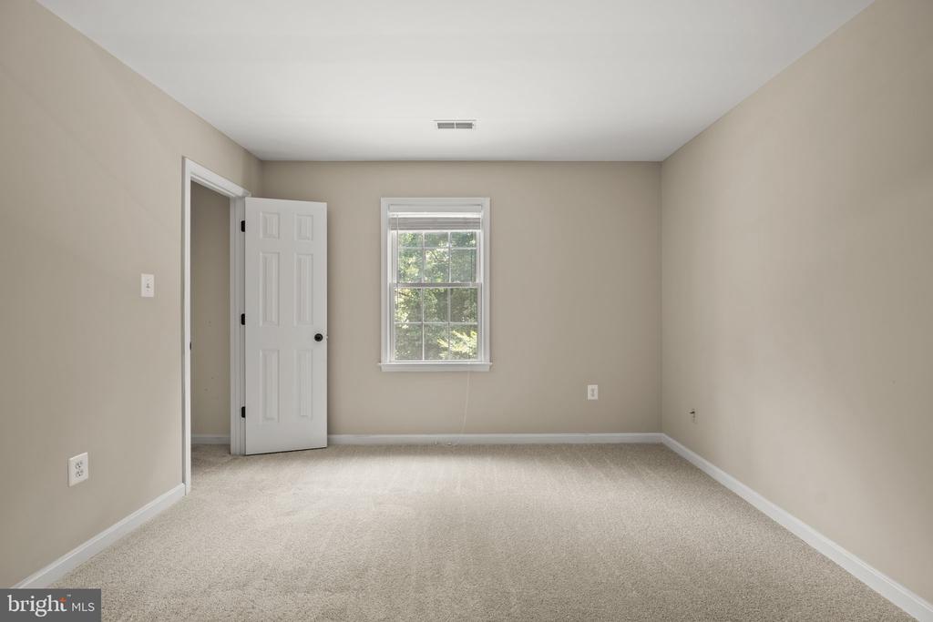 15066 COLIN LN, AMISSVILLE, Virginia 20106, 4 Bedrooms Bedrooms, ,3 BathroomsBathrooms,Residential,15066 COLIN LN,VACU2010992 MLS # VACU2010992