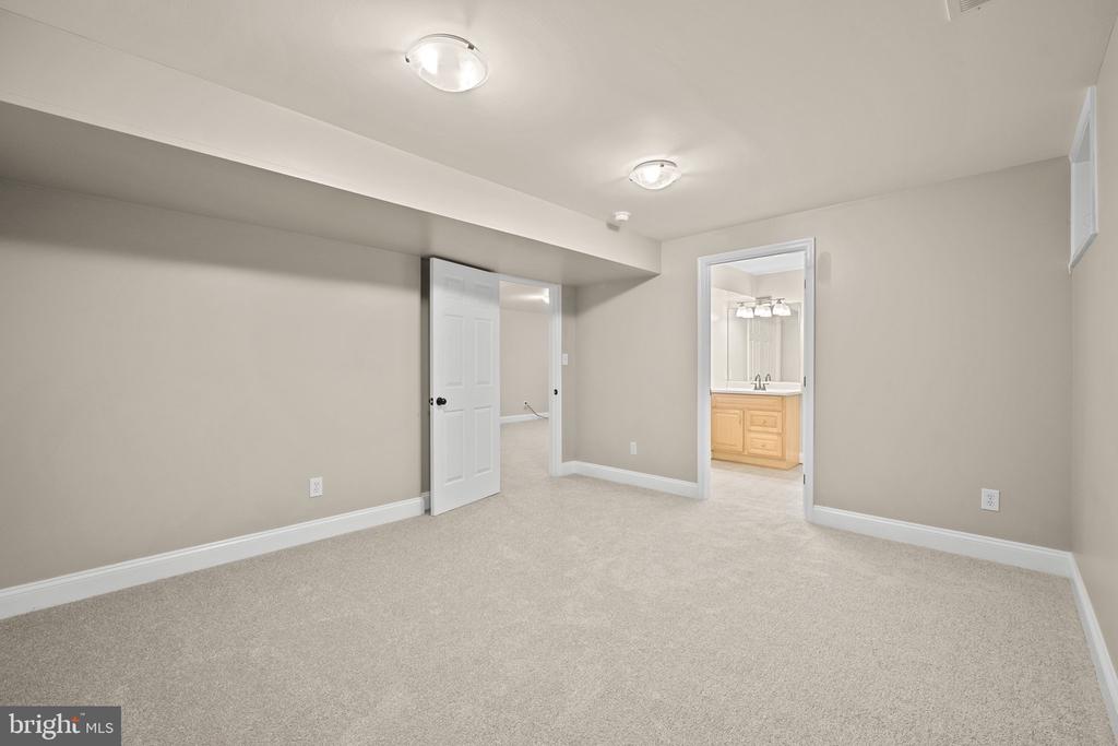 15066 COLIN LN, AMISSVILLE, Virginia 20106, 4 Bedrooms Bedrooms, ,3 BathroomsBathrooms,Residential,15066 COLIN LN,VACU2010992 MLS # VACU2010992