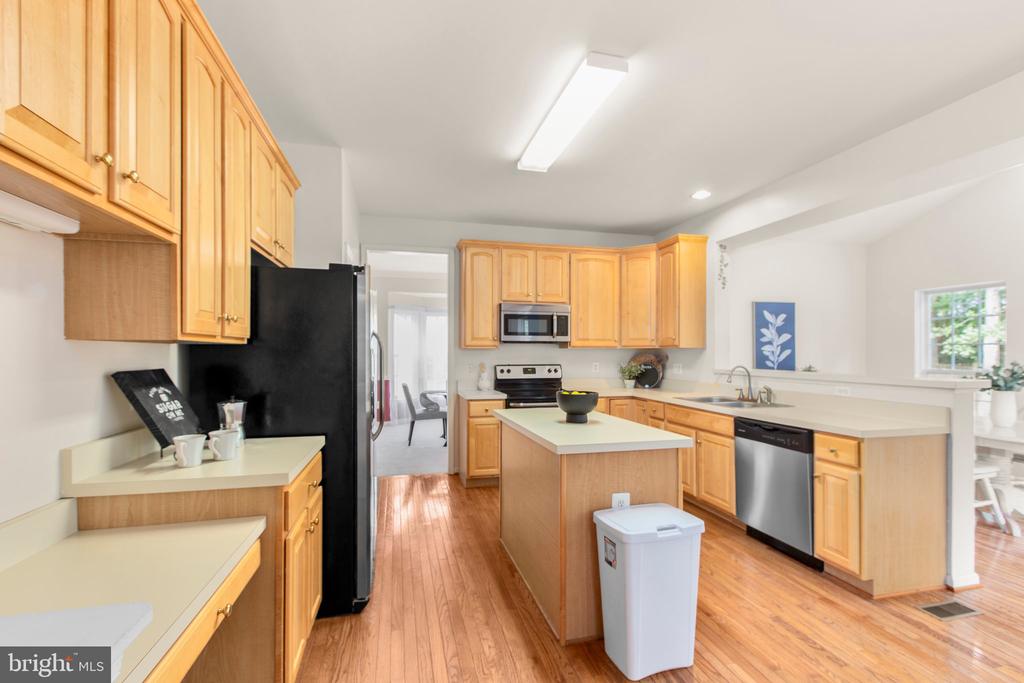 10911 JARVIS CT, FREDERICKSBURG, Virginia 22407, 4 Bedrooms Bedrooms, ,2 BathroomsBathrooms,Residential,10911 JARVIS CT,VASP2034622 MLS # VASP2034622