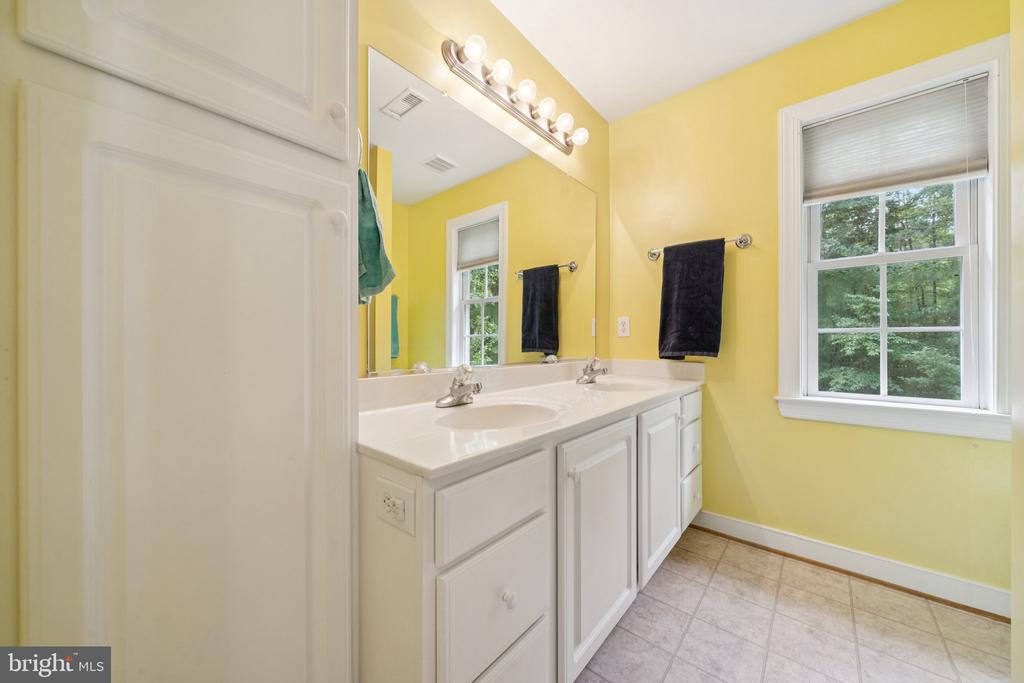 102 OAK KNOLL PL, BUMPASS, Virginia 23024, 3 Bedrooms Bedrooms, ,2 BathroomsBathrooms,Residential,102 OAK KNOLL PL,VALA2008258 MLS # VALA2008258