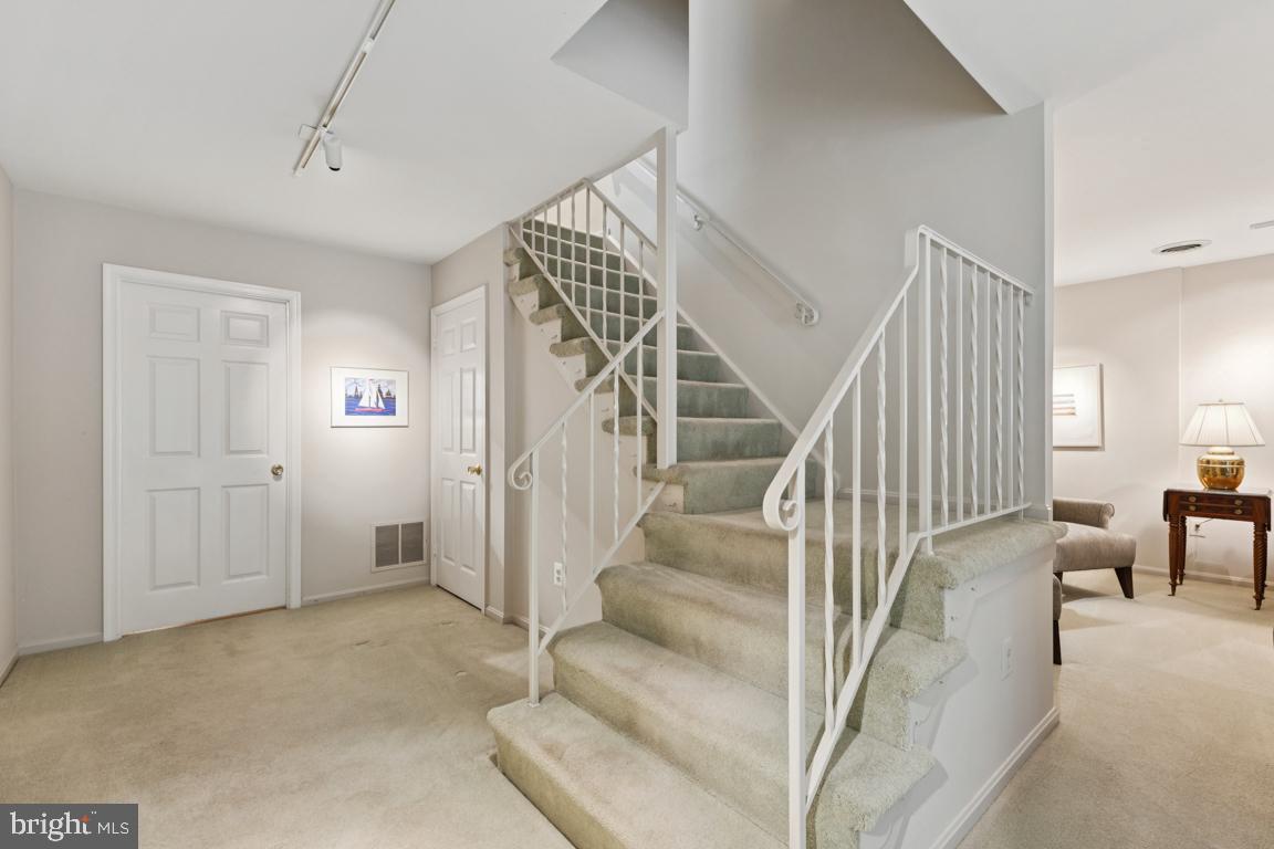 9409 PARK HUNT CT, SPRINGFIELD, Virginia 22153, 3 Bedrooms Bedrooms, ,2 BathroomsBathrooms,Residential,For sale,9409 PARK HUNT CT,VAFX2252256 MLS # VAFX2252256
