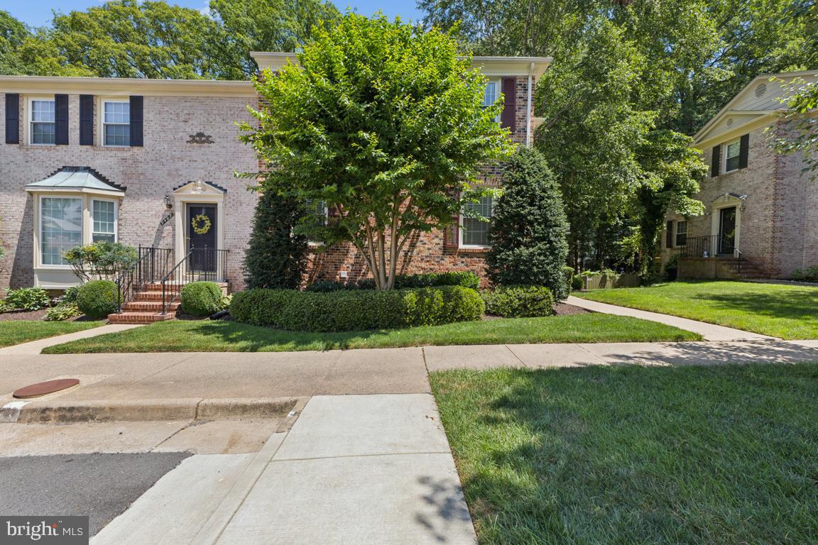 9409 PARK HUNT CT, SPRINGFIELD, Virginia 22153, 3 Bedrooms Bedrooms, ,2 BathroomsBathrooms,Residential,For sale,9409 PARK HUNT CT,VAFX2252256 MLS # VAFX2252256