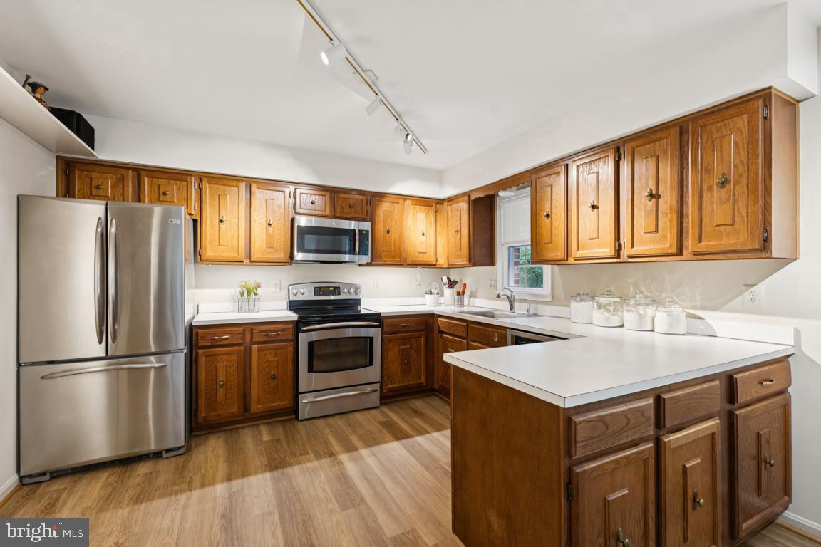 9409 PARK HUNT CT, SPRINGFIELD, Virginia 22153, 3 Bedrooms Bedrooms, ,2 BathroomsBathrooms,Residential,For sale,9409 PARK HUNT CT,VAFX2252256 MLS # VAFX2252256