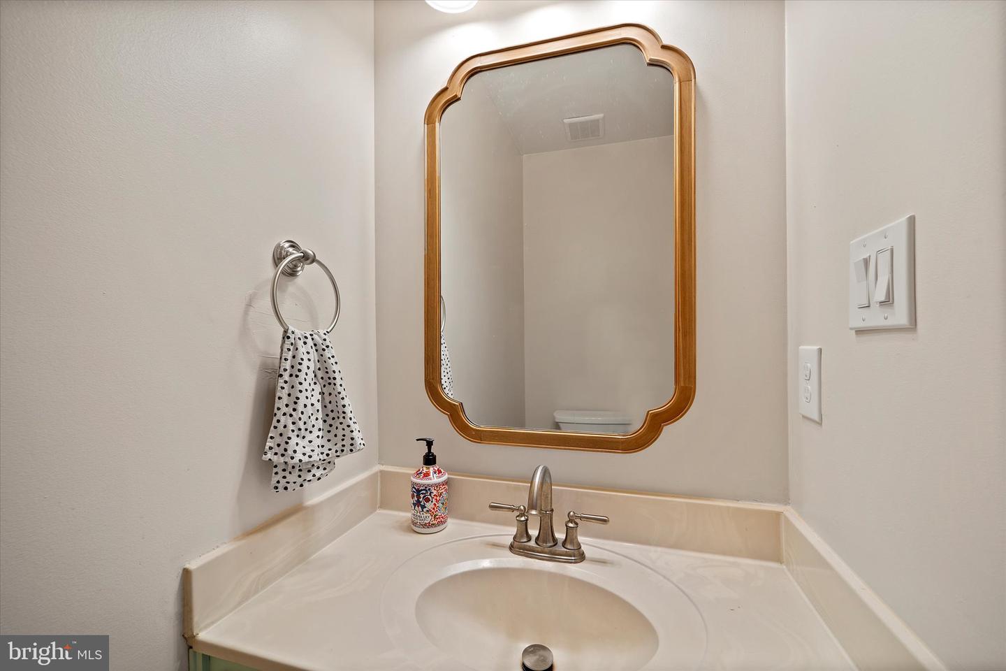 3953 PEPPERIDGE CT, WOODBRIDGE, Virginia 22192, 3 Bedrooms Bedrooms, ,2 BathroomsBathrooms,Residential,For sale,3953 PEPPERIDGE CT,VAPW2098208 MLS # VAPW2098208