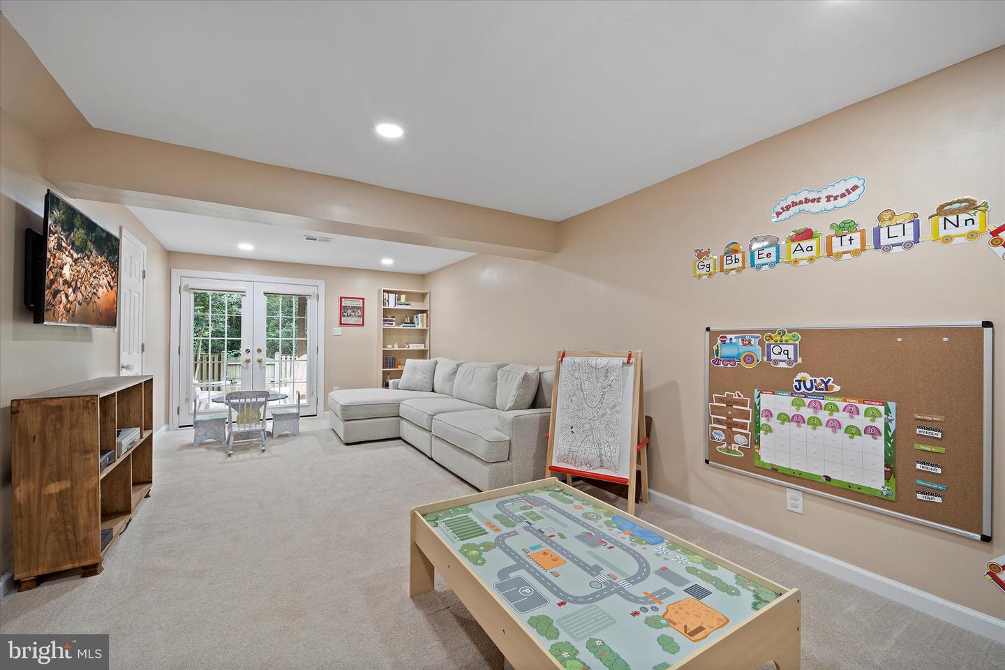 3953 PEPPERIDGE CT, WOODBRIDGE, Virginia 22192, 3 Bedrooms Bedrooms, ,2 BathroomsBathrooms,Residential,For sale,3953 PEPPERIDGE CT,VAPW2098208 MLS # VAPW2098208