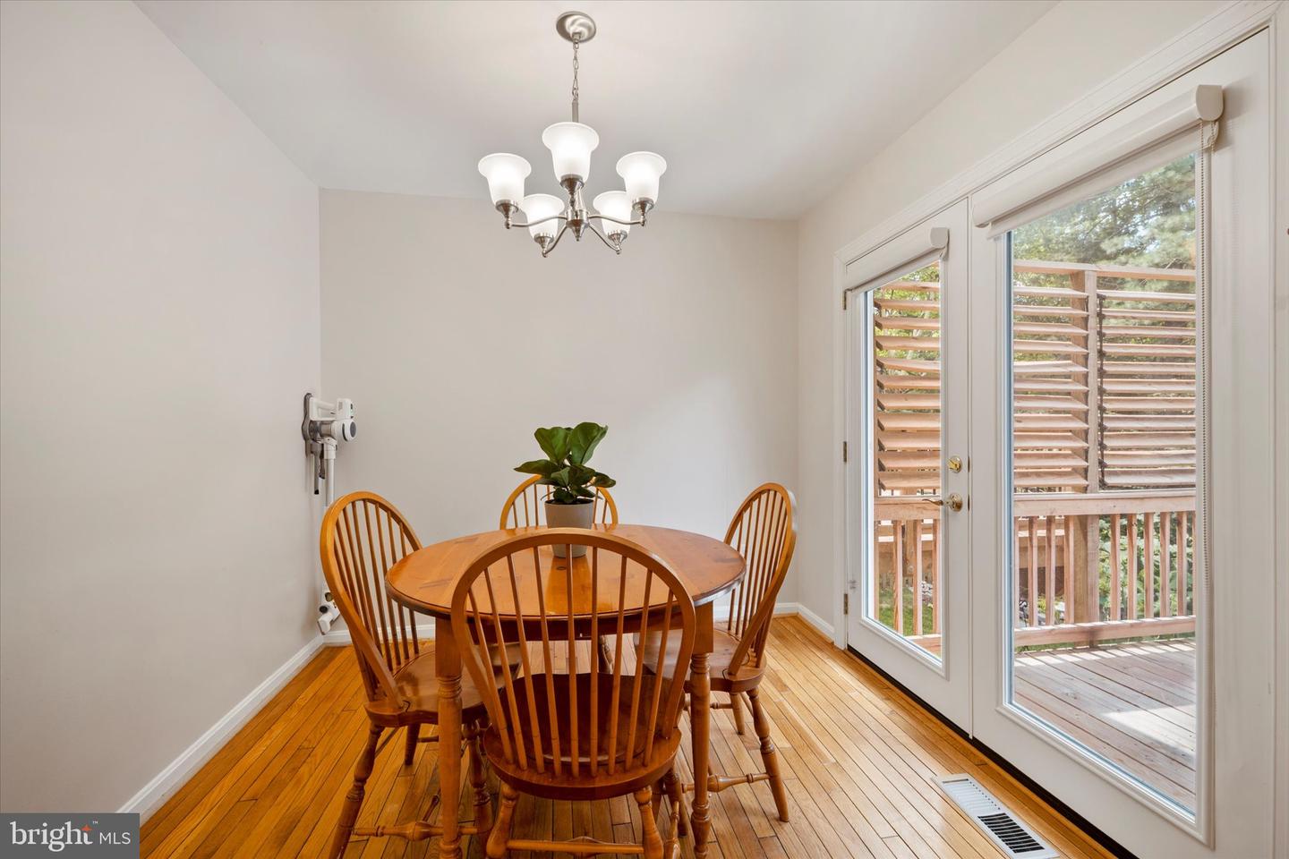 3953 PEPPERIDGE CT, WOODBRIDGE, Virginia 22192, 3 Bedrooms Bedrooms, ,2 BathroomsBathrooms,Residential,For sale,3953 PEPPERIDGE CT,VAPW2098208 MLS # VAPW2098208