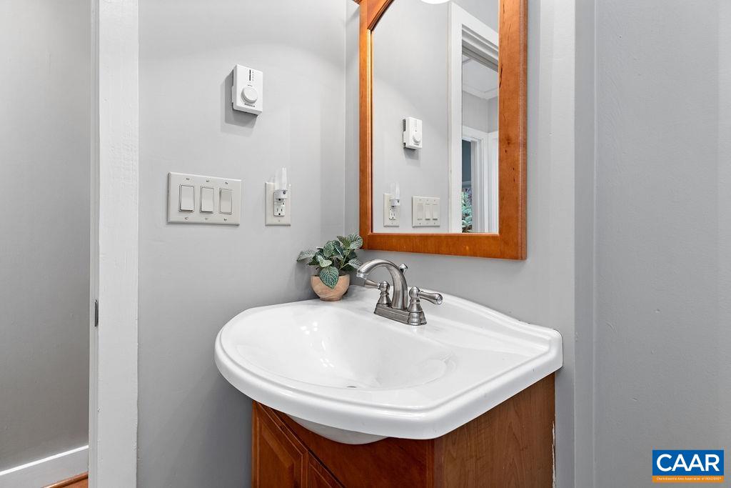 314 EAST CATOCTIN DR, WINTERGREEN, Virginia 22967, 3 Bedrooms Bedrooms, ,2 BathroomsBathrooms,Residential,314 EAST CATOCTIN DR,666522 MLS # 666522