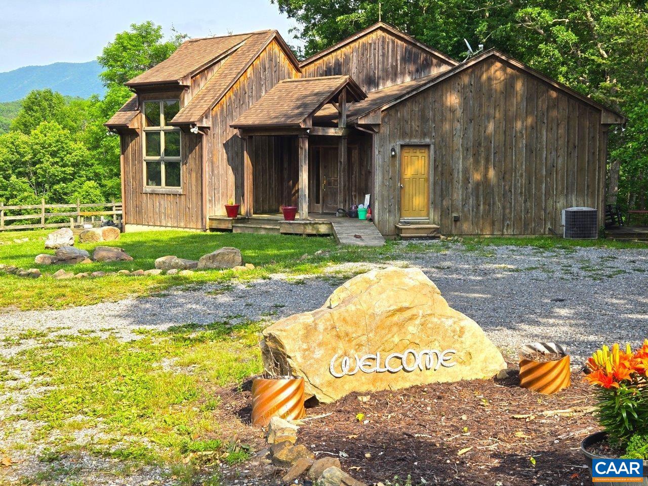 4842 CRAIG VALLEY DR, NEW CASTLE, Virginia 24127, 2 Bedrooms Bedrooms, ,2 BathroomsBathrooms,Residential,4842 CRAIG VALLEY DR,666774 MLS # 666774