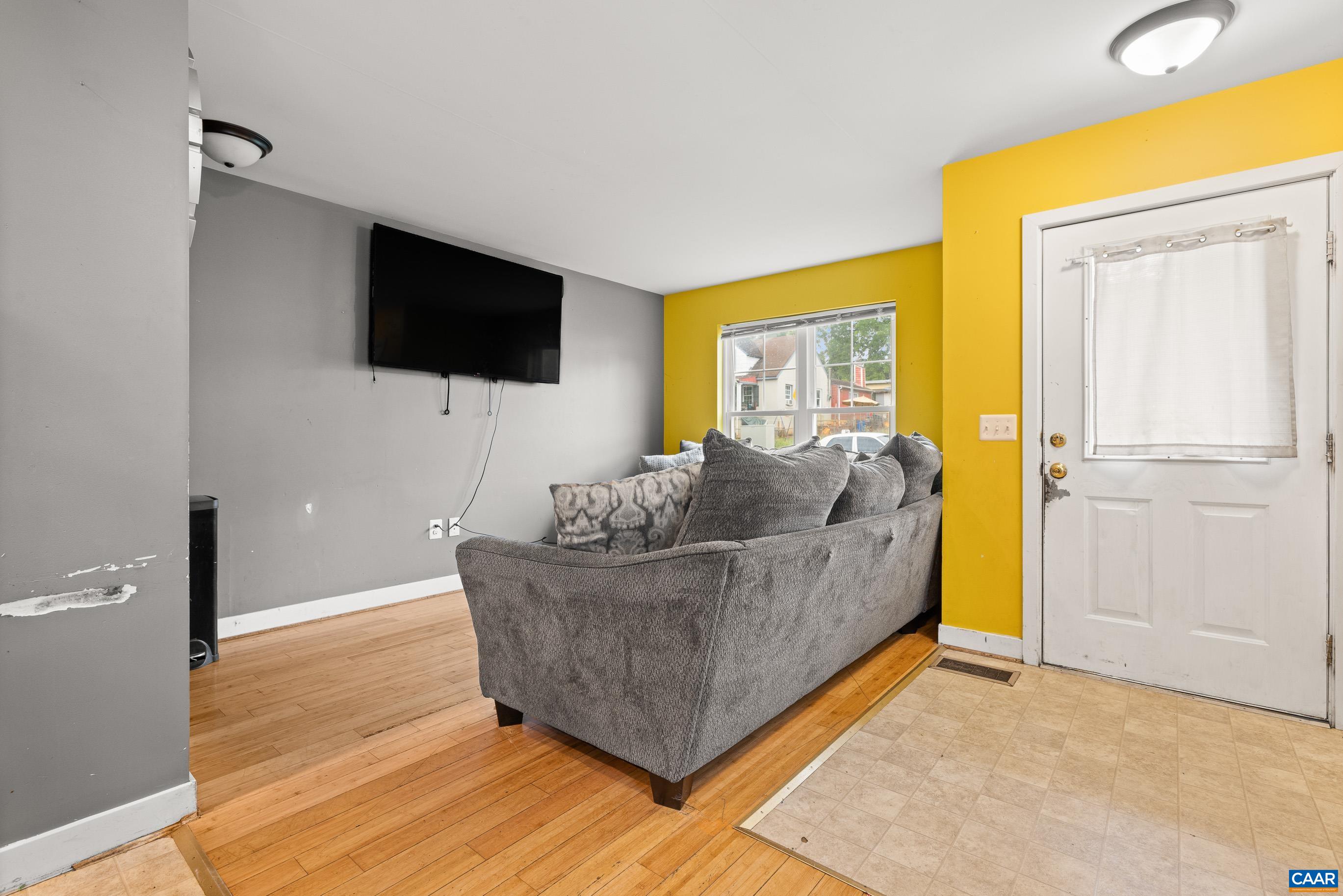 824 NASSAU ST, CHARLOTTESVILLE, Virginia 22902, 4 Bedrooms Bedrooms, ,2 BathroomsBathrooms,Residential,824 NASSAU ST,666775 MLS # 666775