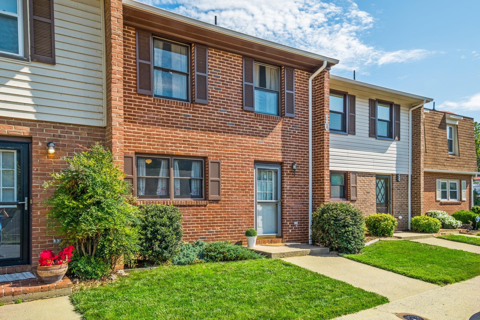 700 RIFE RD, WAYNESBORO, Virginia 22980, 2 Bedrooms Bedrooms, ,1 BathroomBathrooms,Residential,700 RIFE RD,666776 MLS # 666776