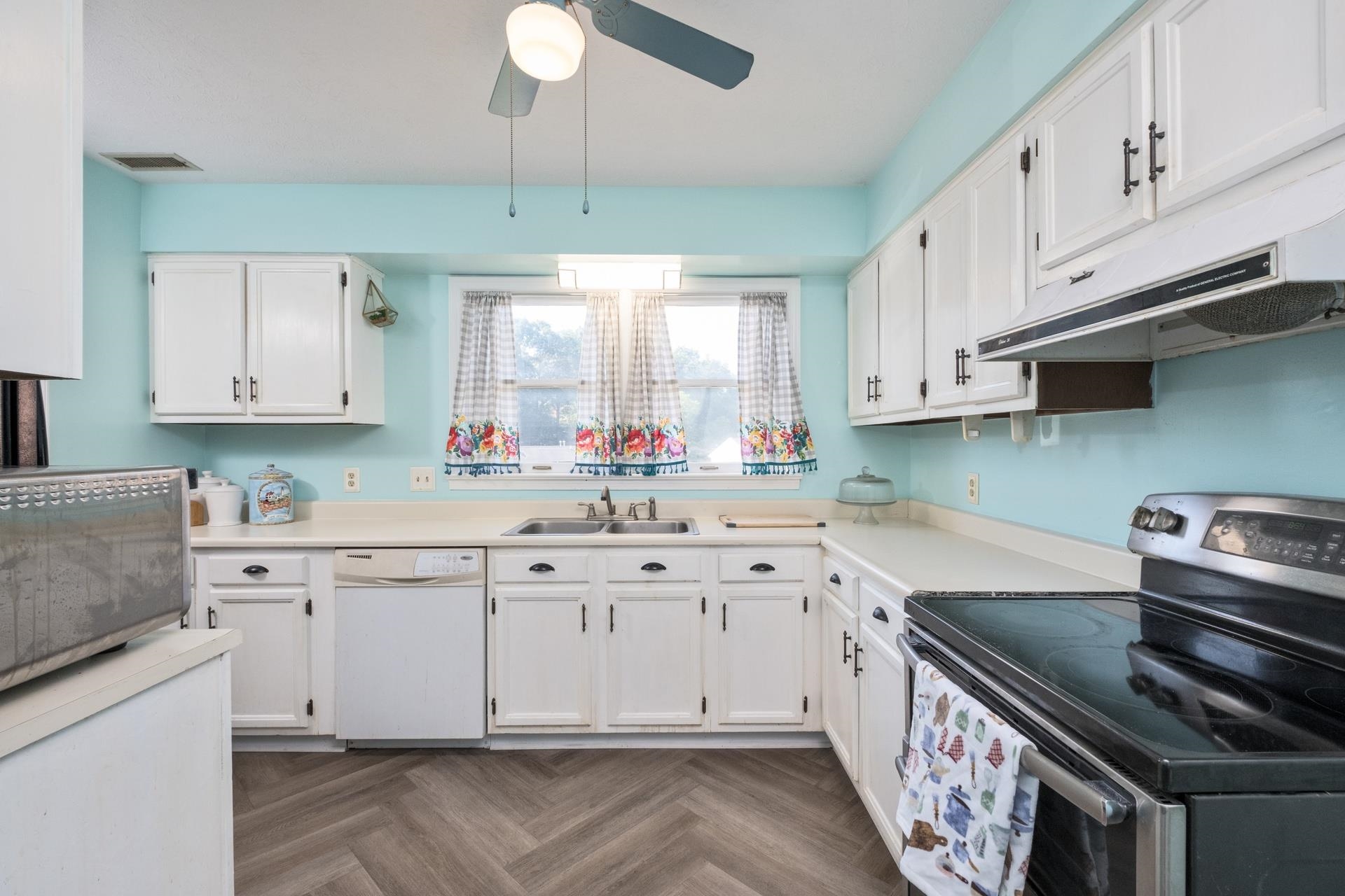 700 RIFE RD, WAYNESBORO, Virginia 22980, 2 Bedrooms Bedrooms, ,1 BathroomBathrooms,Residential,700 RIFE RD,666776 MLS # 666776