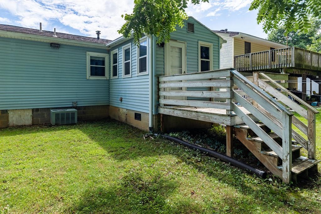1533 STUART ST, WAYNESBORO, Virginia 22980, 3 Bedrooms Bedrooms, ,1 BathroomBathrooms,Residential,1533 STUART ST,666778 MLS # 666778