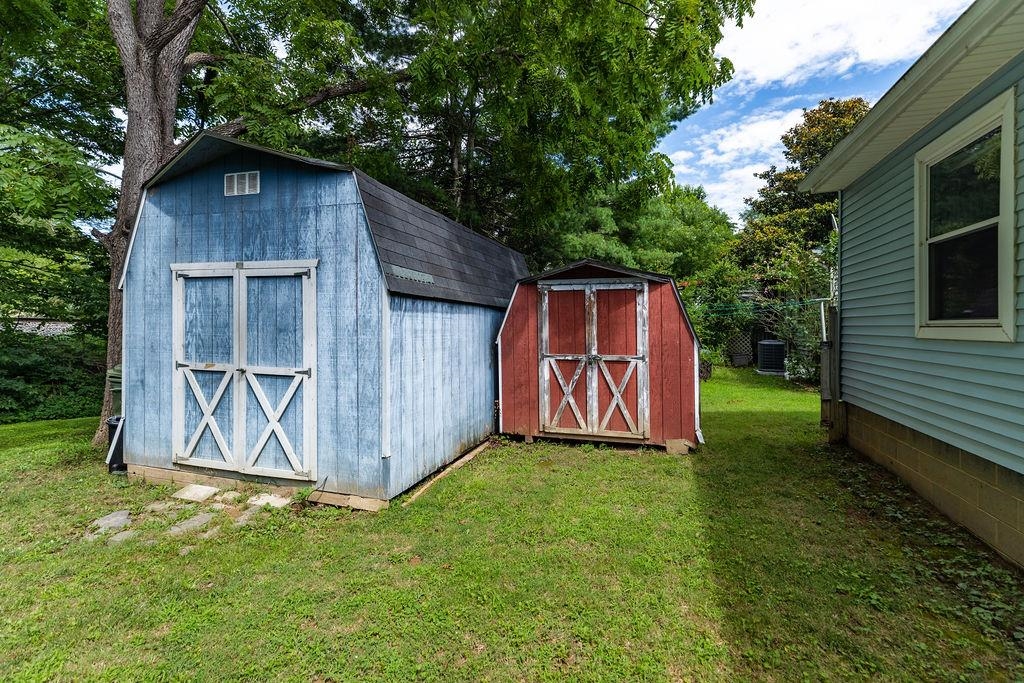 1533 STUART ST, WAYNESBORO, Virginia 22980, 3 Bedrooms Bedrooms, ,1 BathroomBathrooms,Residential,1533 STUART ST,666778 MLS # 666778