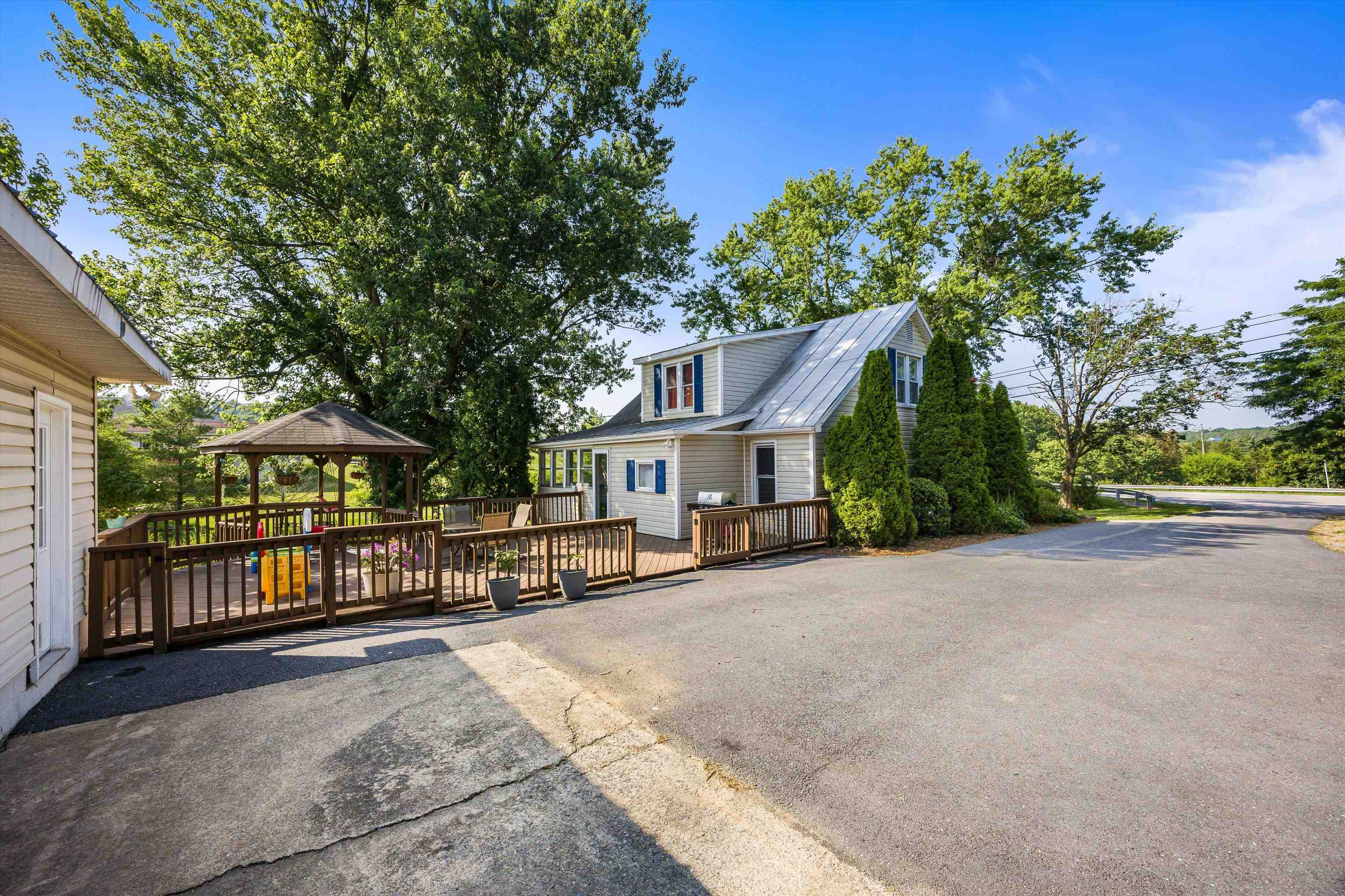 3306 HARPINE HWY, ROCKINGHAM, Virginia 22802, 3 Bedrooms Bedrooms, ,2 BathroomsBathrooms,Residential,3306 HARPINE HWY,666779 MLS # 666779