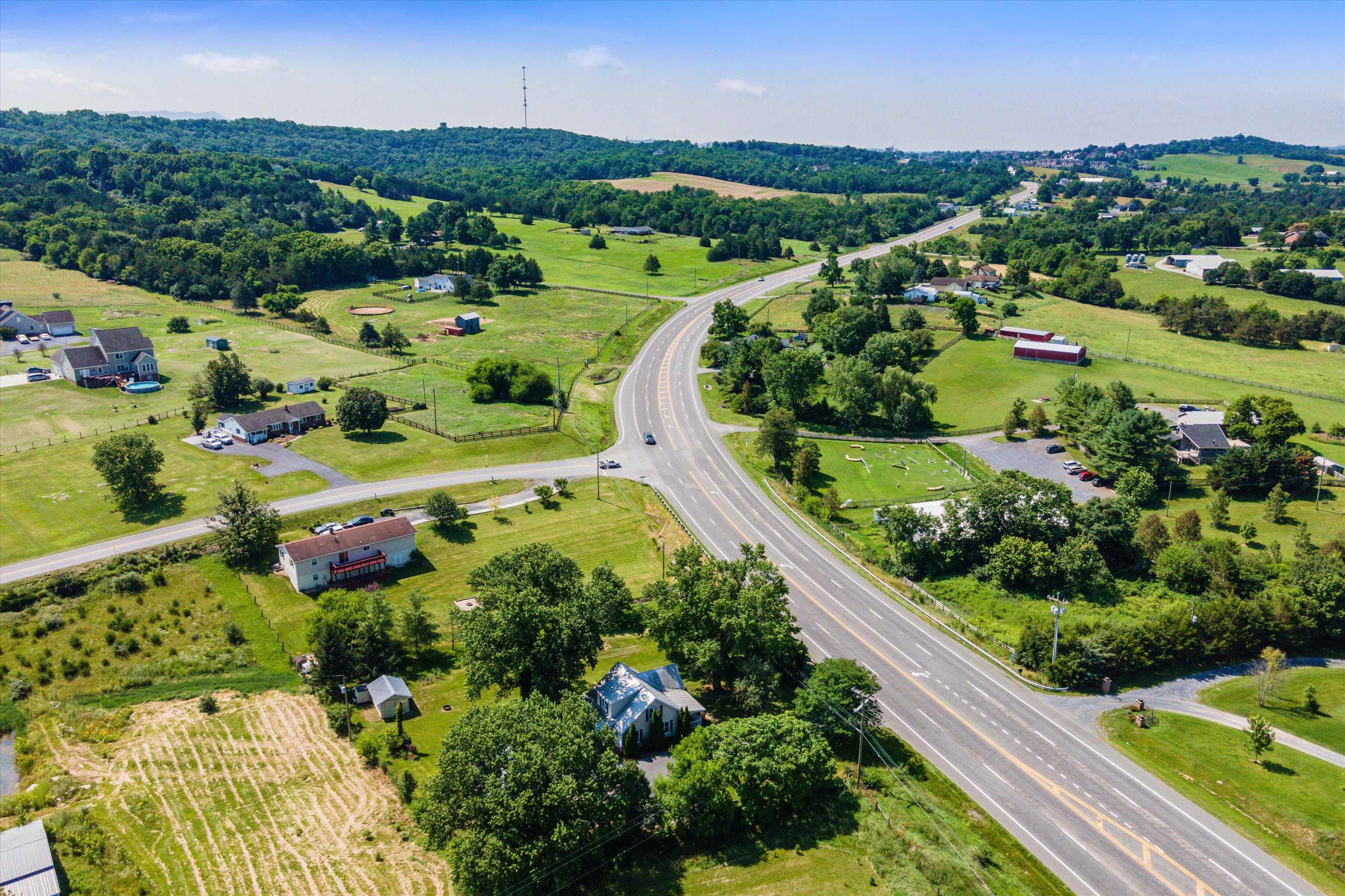 3306 HARPINE HWY, ROCKINGHAM, Virginia 22802, 3 Bedrooms Bedrooms, ,2 BathroomsBathrooms,Residential,3306 HARPINE HWY,666779 MLS # 666779