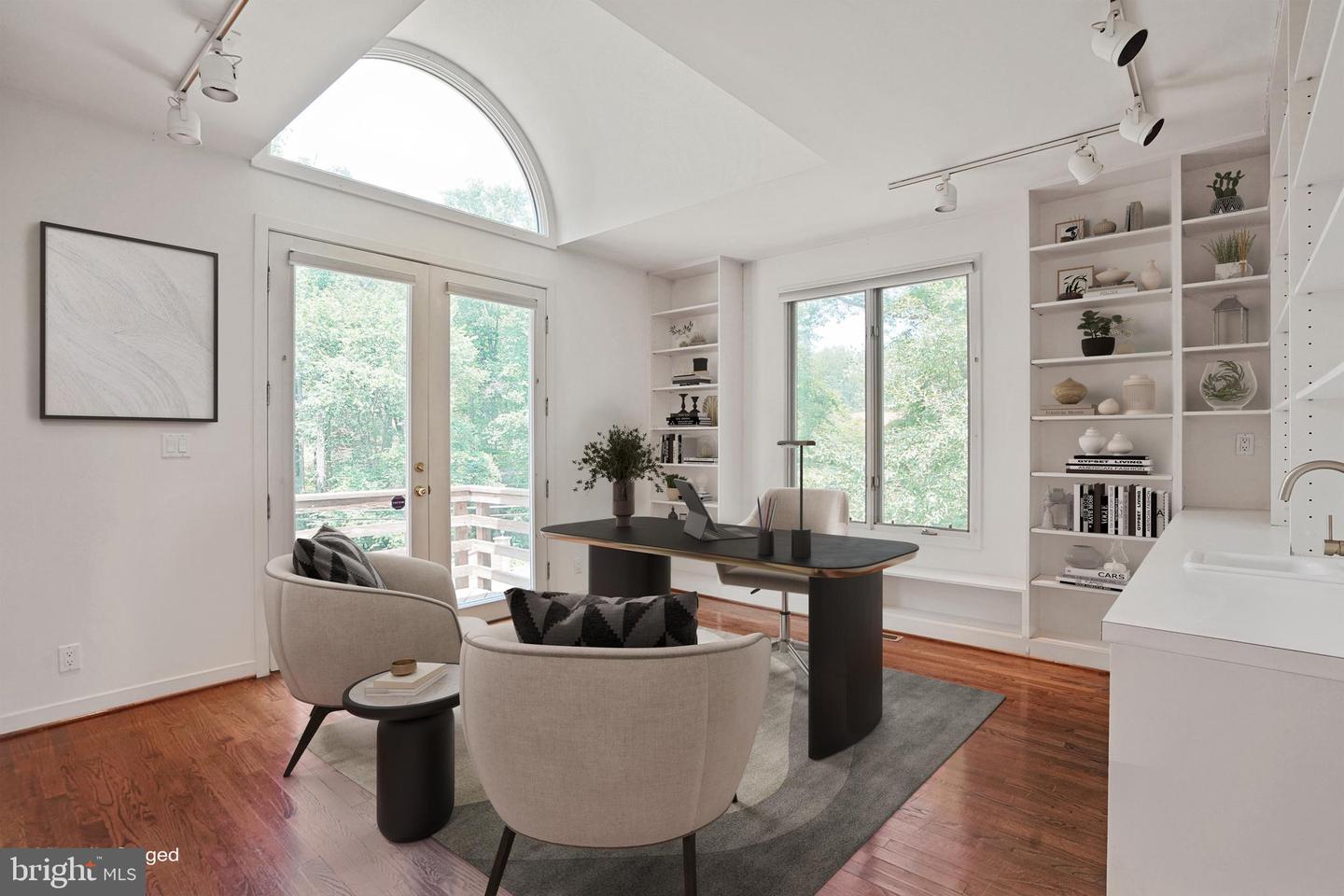 926 SAIGON RD, MCLEAN, Virginia 22102, 5 Bedrooms Bedrooms, ,5 BathroomsBathrooms,Residential,For sale,926 SAIGON RD,VAFX2252944 MLS # VAFX2252944