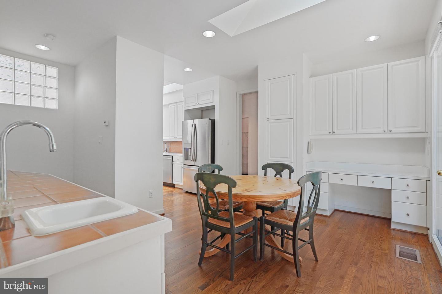 926 SAIGON RD, MCLEAN, Virginia 22102, 5 Bedrooms Bedrooms, ,5 BathroomsBathrooms,Residential,For sale,926 SAIGON RD,VAFX2252944 MLS # VAFX2252944