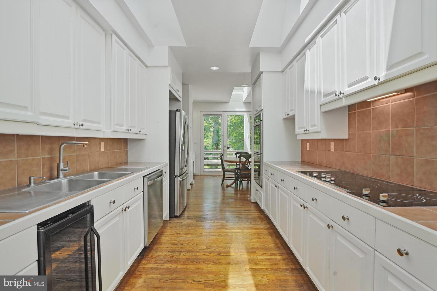 926 SAIGON RD, MCLEAN, Virginia 22102, 5 Bedrooms Bedrooms, ,5 BathroomsBathrooms,Residential,For sale,926 SAIGON RD,VAFX2252944 MLS # VAFX2252944