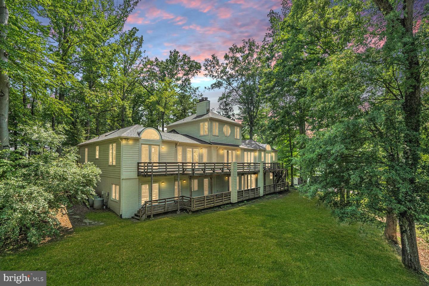 926 SAIGON RD, MCLEAN, Virginia 22102, 5 Bedrooms Bedrooms, ,5 BathroomsBathrooms,Residential,For sale,926 SAIGON RD,VAFX2252944 MLS # VAFX2252944