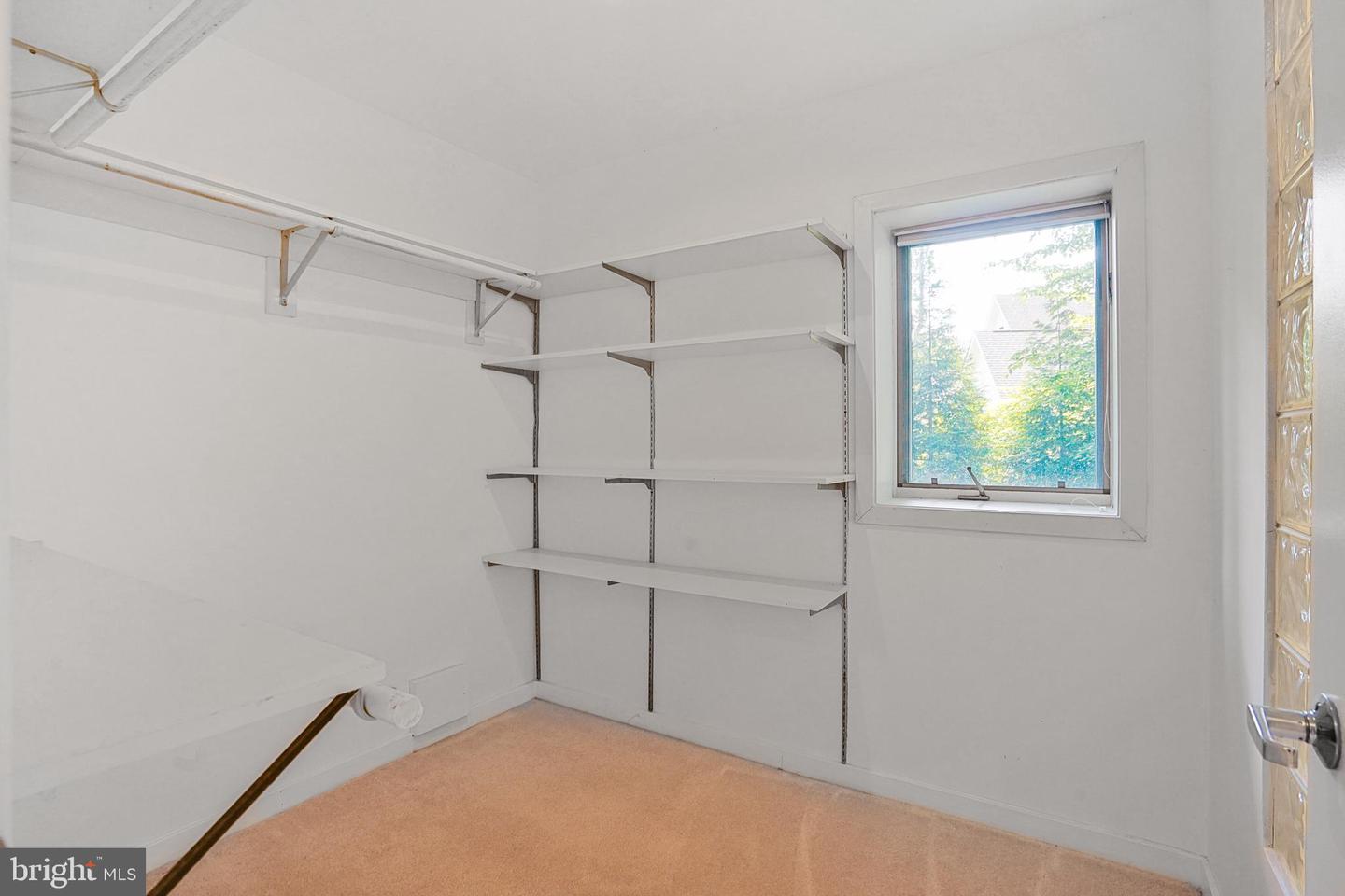 926 SAIGON RD, MCLEAN, Virginia 22102, 5 Bedrooms Bedrooms, ,5 BathroomsBathrooms,Residential,For sale,926 SAIGON RD,VAFX2252944 MLS # VAFX2252944