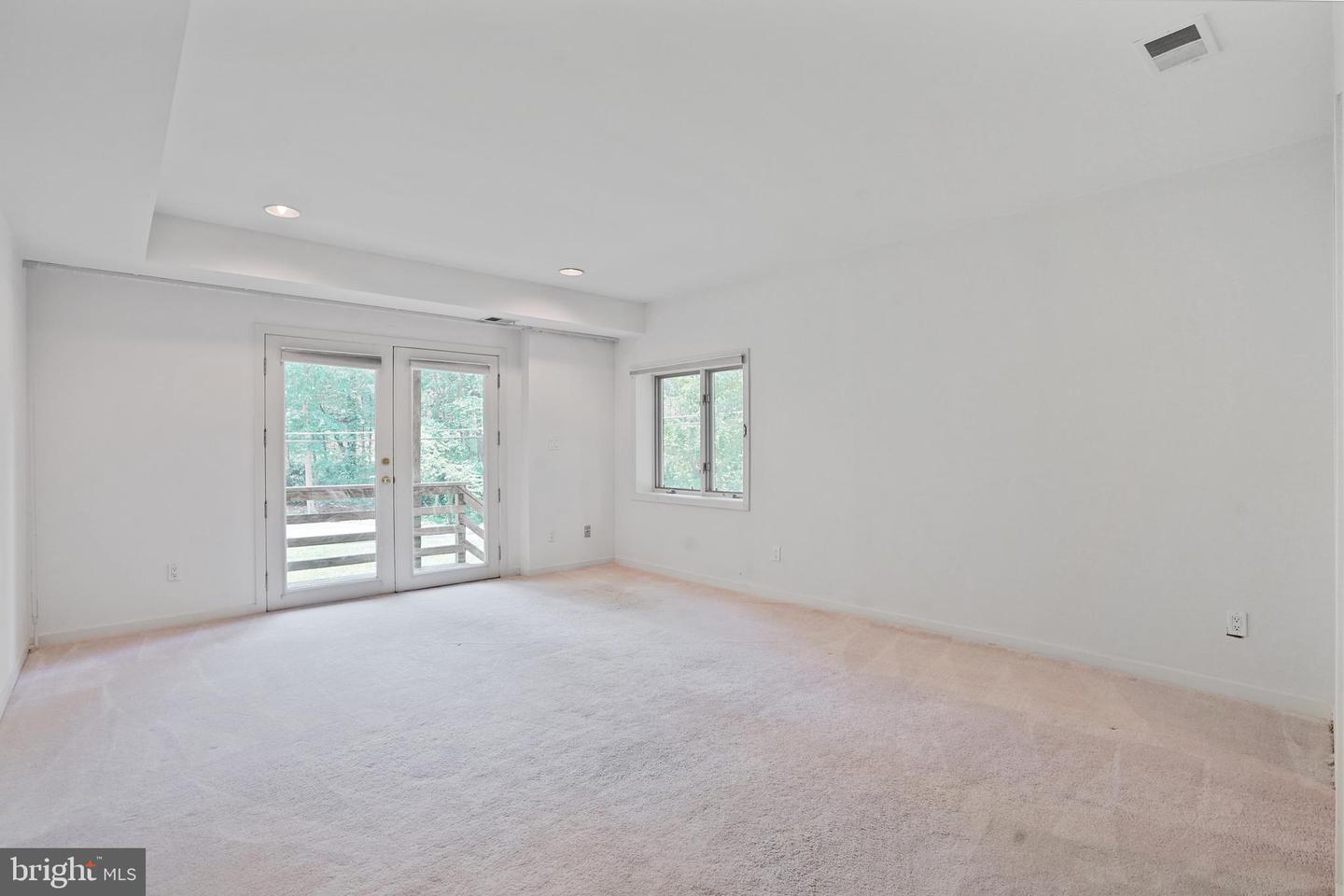 926 SAIGON RD, MCLEAN, Virginia 22102, 5 Bedrooms Bedrooms, ,5 BathroomsBathrooms,Residential,For sale,926 SAIGON RD,VAFX2252944 MLS # VAFX2252944